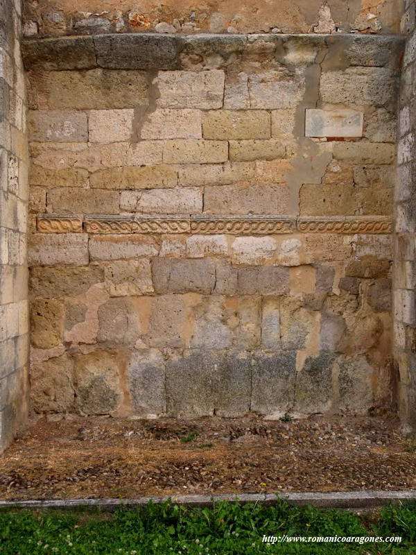 DETALLE DEL MURO INTERIOR DE LA DESAPARECIDA CABECERA NORTE